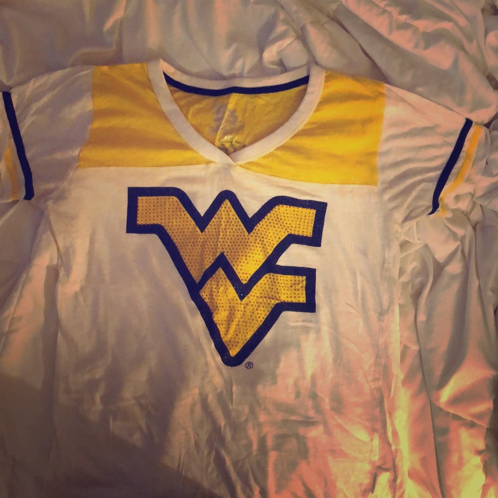 SOLD-WV mountaineers tshirt size XL - Picture 1 of 4